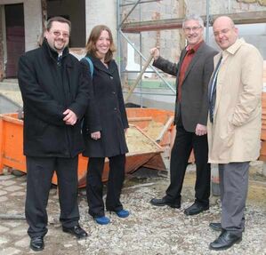 DRK-Geschäftsführer Christian Peter, MdL Daniela Neuschäfer, Bürgermeister Frank Gleim, Dr. Edgar Franke